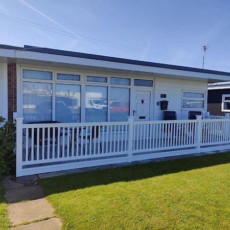 L&L'S Lodge, A Small But Perfectly Formed Chalet Chapel Saint Leonards Esterno foto